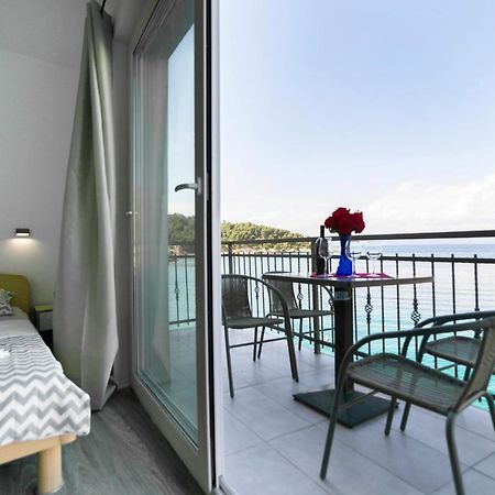 Royal Rina Apartmani Stomorska Ngoại thất bức ảnh