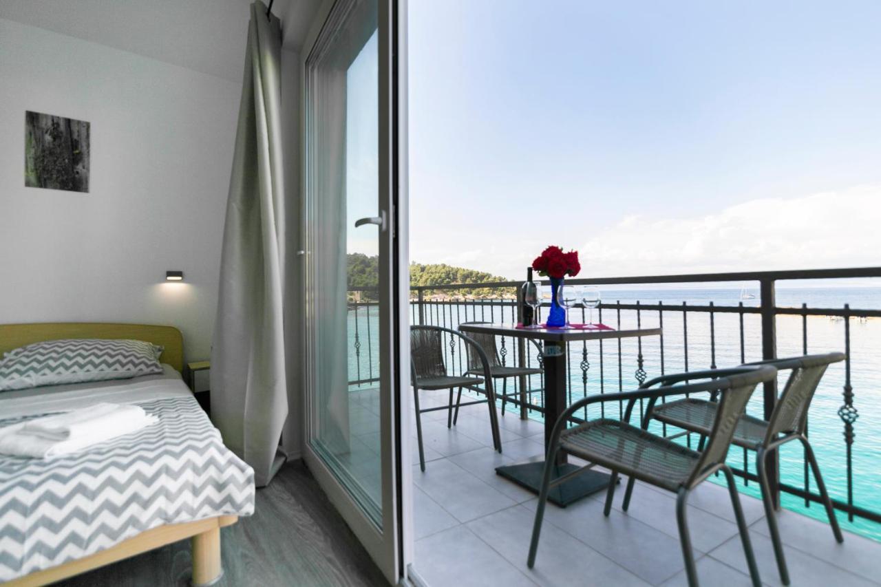 Royal Rina Apartmani Stomorska Ngoại thất bức ảnh