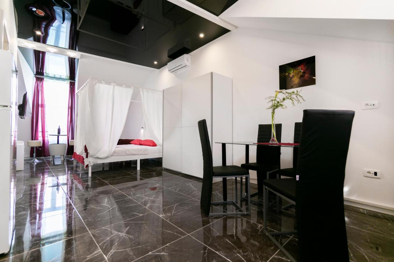 Royal Rina Apartmani Stomorska Ngoại thất bức ảnh