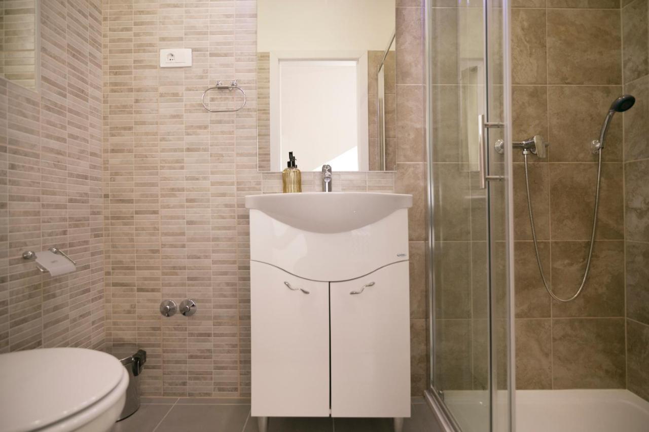 Royal Rina Apartmani Stomorska Ngoại thất bức ảnh