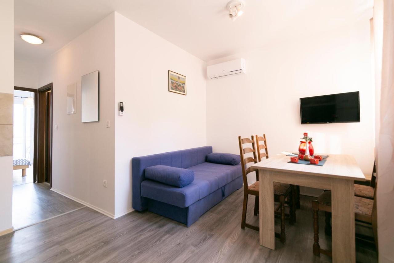 Royal Rina Apartmani Stomorska Ngoại thất bức ảnh