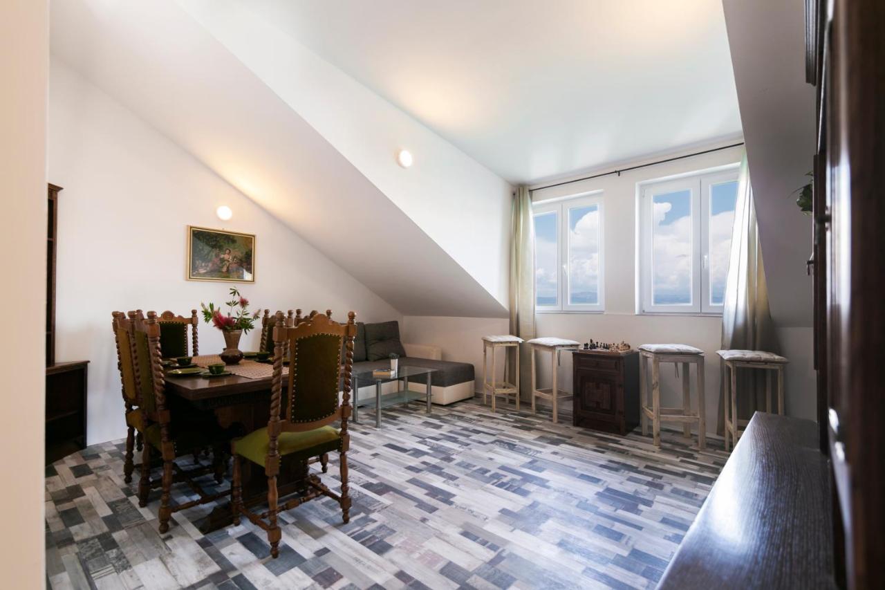 Royal Rina Apartmani Stomorska Ngoại thất bức ảnh