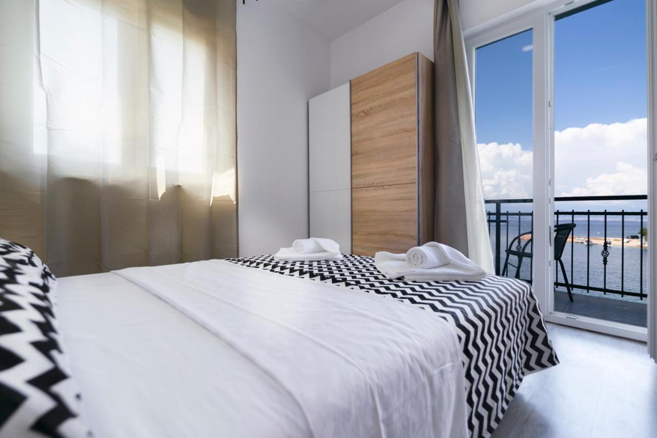 Royal Rina Apartmani Stomorska Ngoại thất bức ảnh
